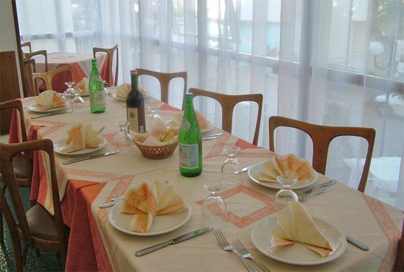 Hotel Bacco Rimini Extérieur photo